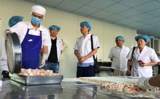昆阳镇召开食品生产企业法人履职报告会,接受社会监督